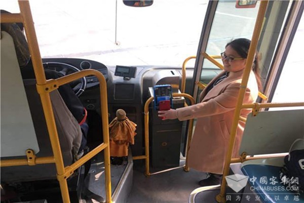 青岛：最低只花1分钱乘公交 百余万人已受益