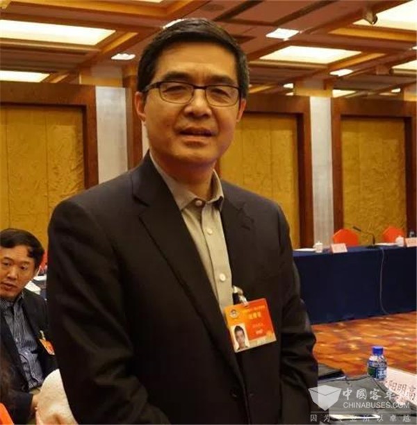 两会|欧阳明高：发展氢燃料电池与发展氢燃料汽车不能划上等号