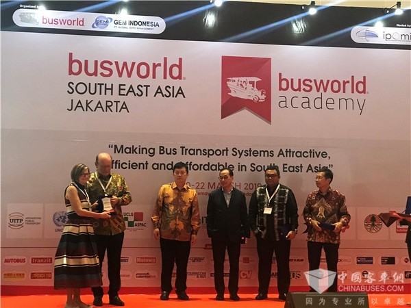 世界客车的大展台 首届世界客车博览会东南亚客车展隆重开幕