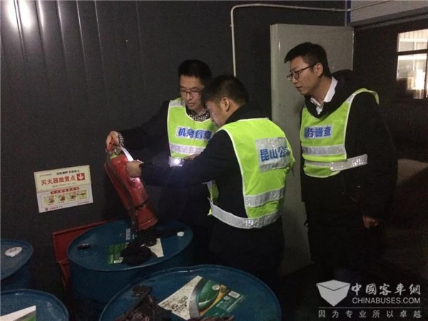昆山公交：开展机务夜查，加强规范化管理