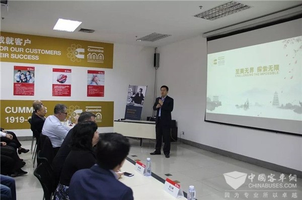 康明斯总裁兼首席运营官冯天祥来访西安康明斯!