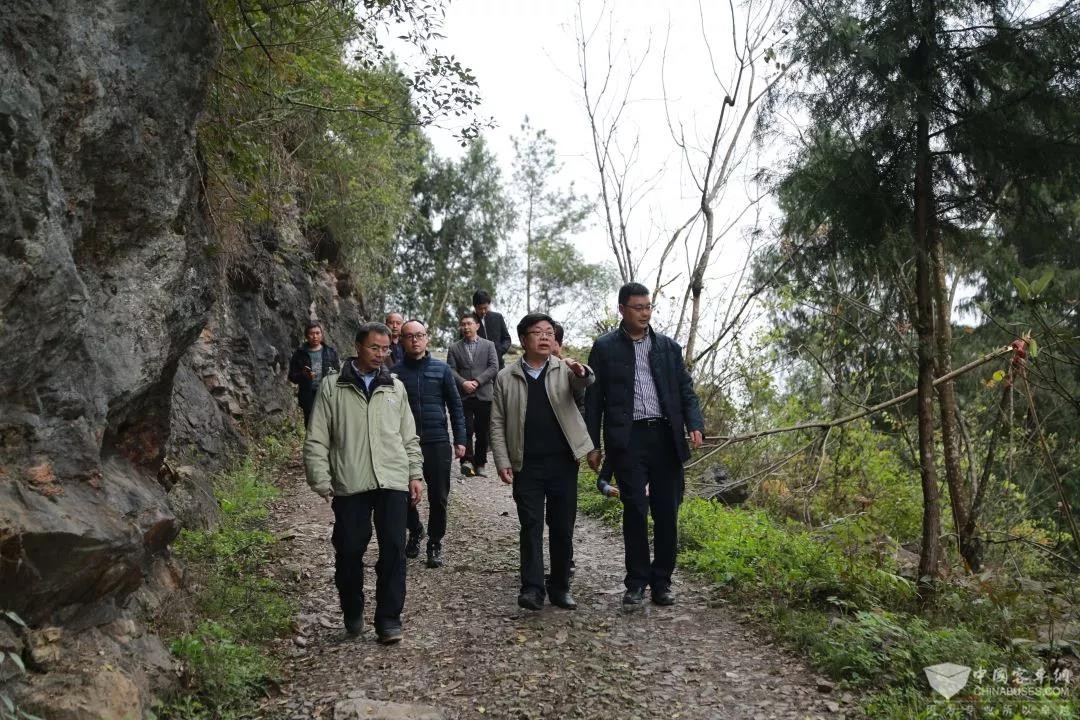 重庆：公交集团深入彭水县三义乡，展开扶贫调研与慰问