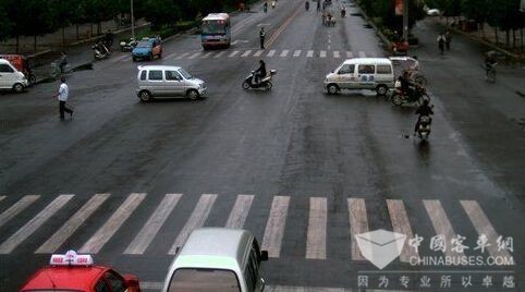 广东：清明假期将至 广州公交集团BRT“加班”保障出行