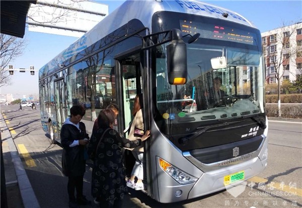 中通客车助力“氢都”建设 山西大同迎来首辆氢燃料公交车