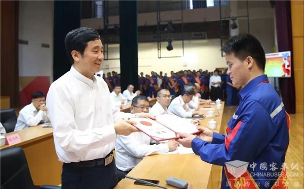 行业首创技术层出不穷，晏平为玉柴高技能人才点赞