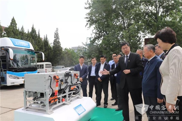 亿华通自主燃料电池发动机获山东省委书记点赞