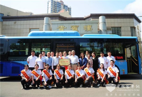 山东：烟台公交2路“爱心敬老线” 让敬老文明之风温暖港城