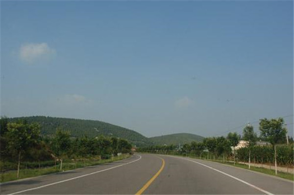 辽宁：全省1505个乡镇15281个建制村，已全部通硬化路