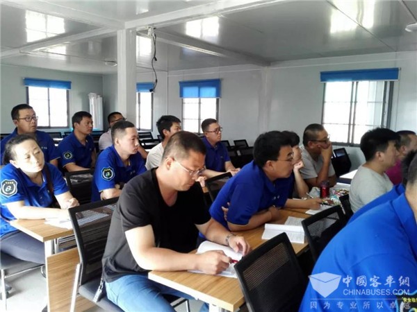 山东省：青岛真情巴士开展新招驾驶员安全培训