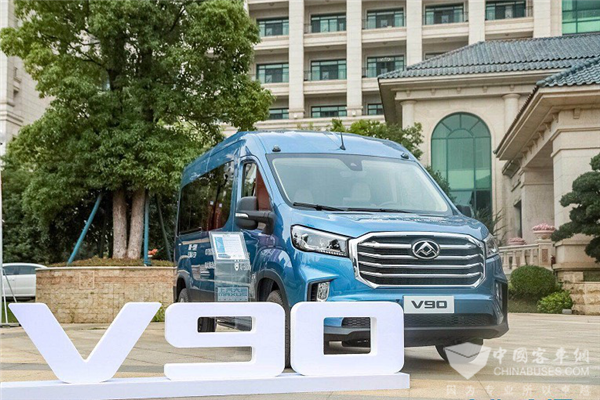 “宽体轻客三车战略”全面布局 上汽大通V90 14.78万起售 