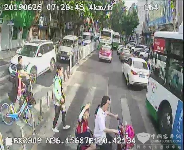 山东：青岛公交集团健全激励平台 打造城市流动文明线