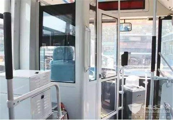 定了！国家标准新增重要规定 客车驾驶区应有隔离设施