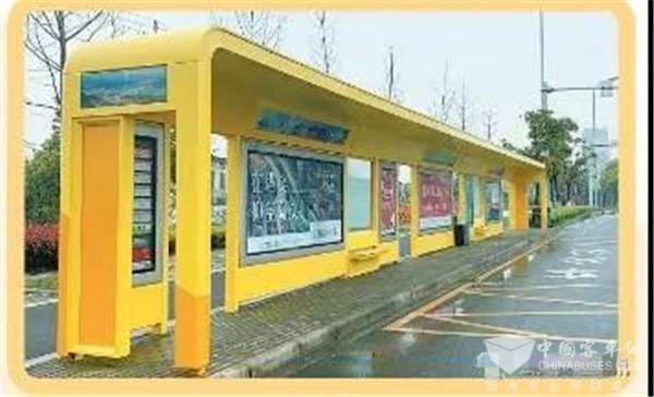 浙江：宁波市区1223座公交候车亭完成改色 成为街头一道亮丽风景