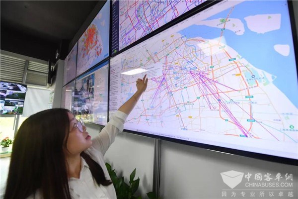 上海：“打公交”上班在上海成为现实 AI定制巴士预计三年内覆盖全国