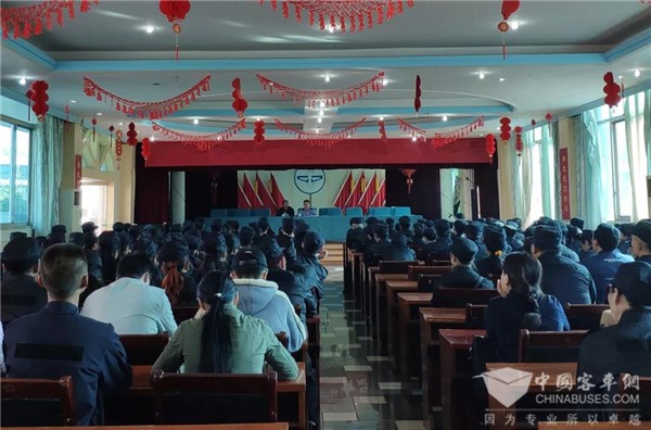 贵州：贵阳公交1000名安保人员技能培训 防风险报稳定迎国庆
