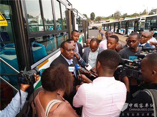 为中国品牌“代言” 金旅客车再入“千丘之国”卢旺达