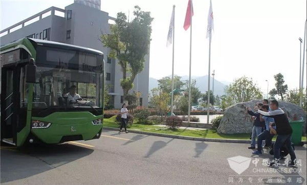 “车迷有约 走进中车”，车迷点赞中车电动第三代纯电动客车