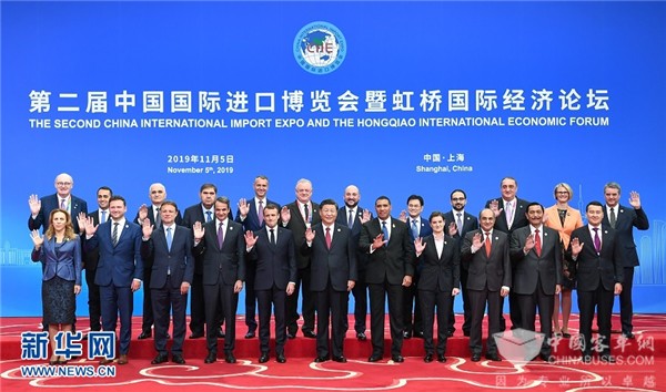 行“大国之礼” 金龙客车高规格护航第二届进博会