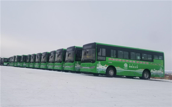 在风雪中畅行 90台金龙纯电动公交驶进呼伦贝尔