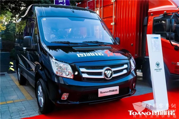 有型有派展红图 福田图雅诺国六新品亮相蓉城