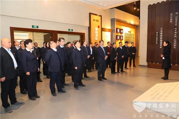 河南：郑州公交党委领导到河南廉政文化教育馆参观见学