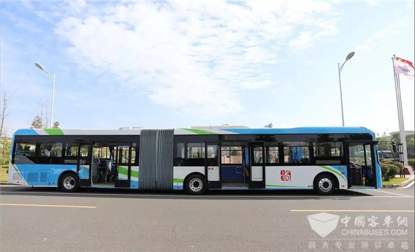 乘上中车电动纯电动巴士，去探寻上海不一样的风貌