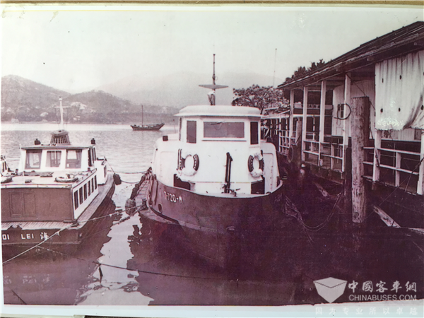 澳门巴士二十年 盛世莲花别样红