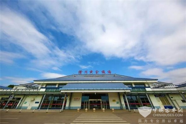 高铁时代 百辆金龙纯电动客车助力赣南老区出行新跨越