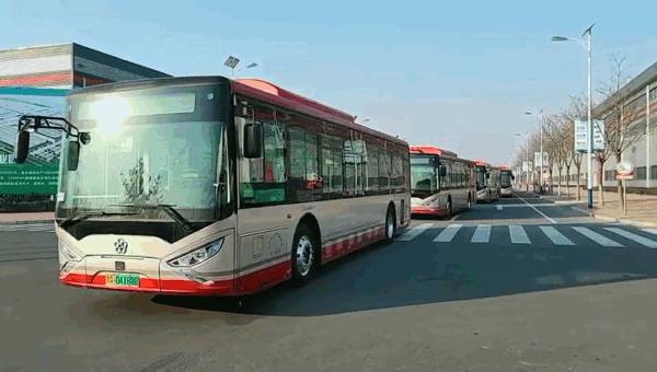 节前“上岗” 900台银隆新能源公交车天津投运