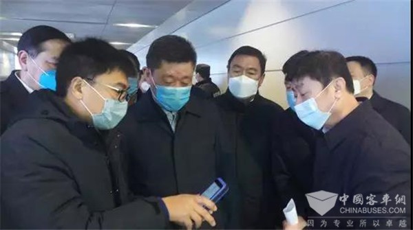 山东公交：济南市副市长等领导到济南东站公交枢纽检查督导疫情防控工作