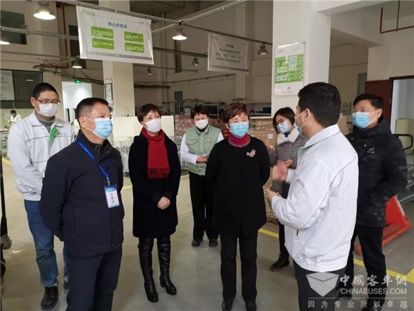 上海浦东新区领导一行到访慰问哲弗智能 了解企业复工情况