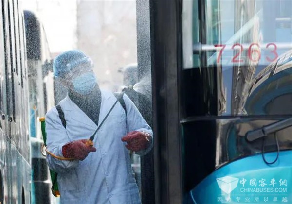 山东济南公交人：城市交通战疫“铁军”