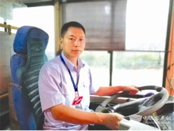 宜昌公交：雷锋精神永传承 日行一善载德行