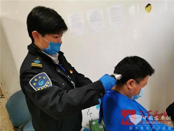 济南公交：战“疫”路上不畏艰险 她们是逆行而上的最美英雄