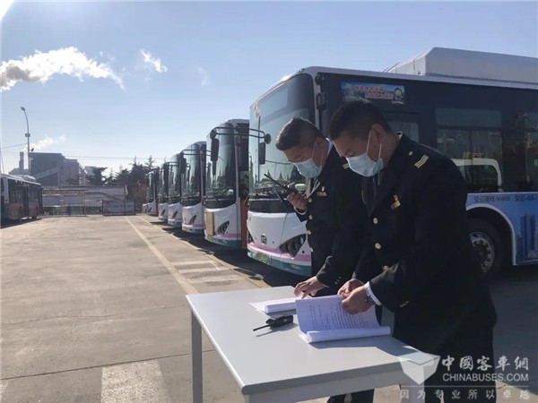 青岛交运温馨巴士开展新冠肺炎疫情应急处置桌面演练