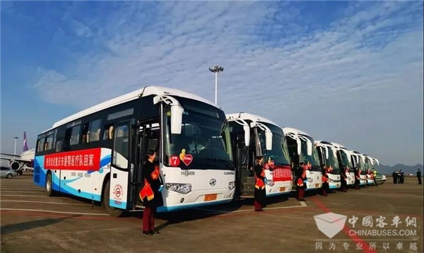 白衣天使，欢迎回家！重庆公交机场快车迎接首批援鄂返渝医疗队