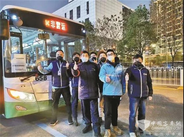 武汉公交集团“劳模线路” 挺进抗疫最前沿