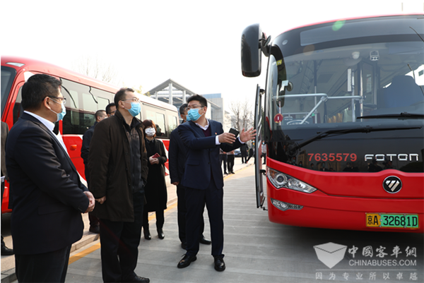 扎根首都模范区，共圆北京蓝天梦——新一代欧辉新能源客车“列阵受阅”