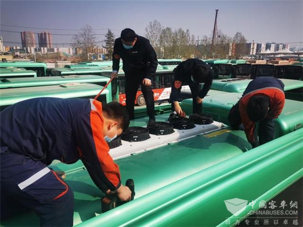 郑州公交换季维护“加速度” 保障运营“心服务”