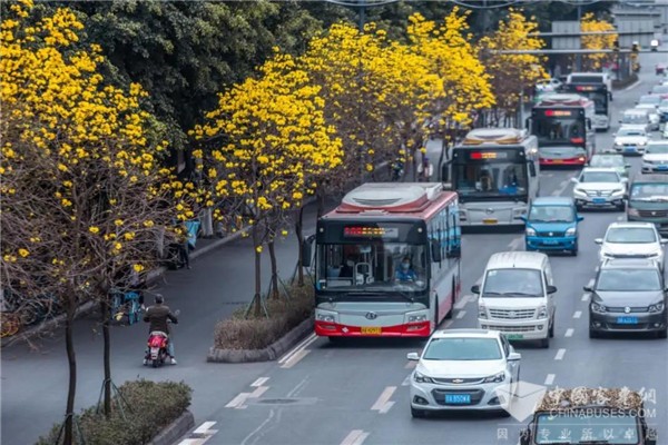 4月7日起成都市恢复“限行” 公交出行更便捷