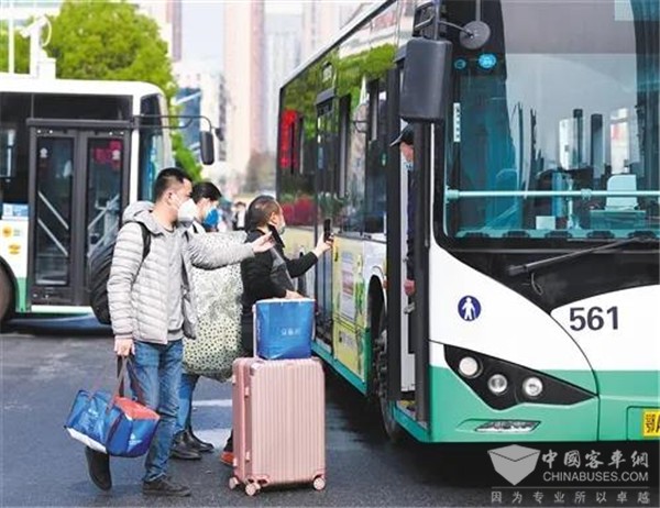 武汉4月8日起公交地铁线网恢复规模达70%
