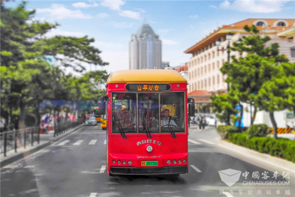 乘银隆复古铛铛车游青岛 感受时空交融的韵味风情