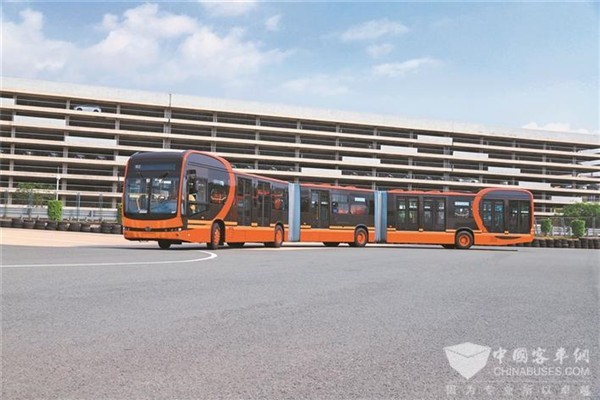 “比亚迪首发全球最长纯电动大巴”荣登人民日报海外杰出案例榜单
