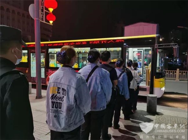 乌鲁木齐公交集团：“定制公交”跑出市民“放心车厢”