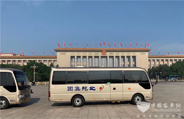 为民族品牌提气! 两会中型高端公商务用车首次全由宇通T7担当