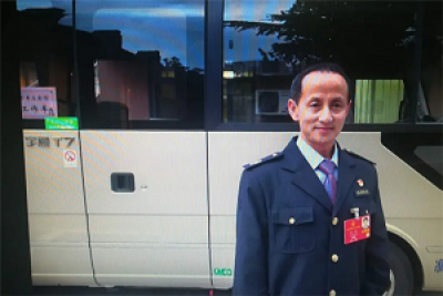 两会|全国人大代表冯冰：加大能源革命支持力度 优先发展城市公交