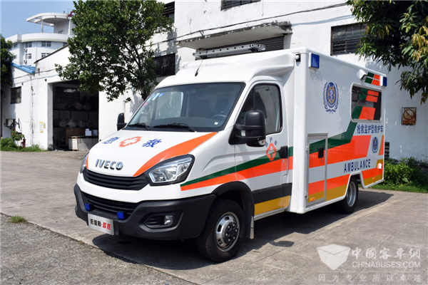 转运利器 生命方舟 这款依维柯救护车不一般!