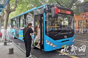 湖北：东风超龙新能源城市公交车日省3500元