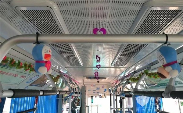 欢迎您乘坐西安“哆啦A梦公交” ……