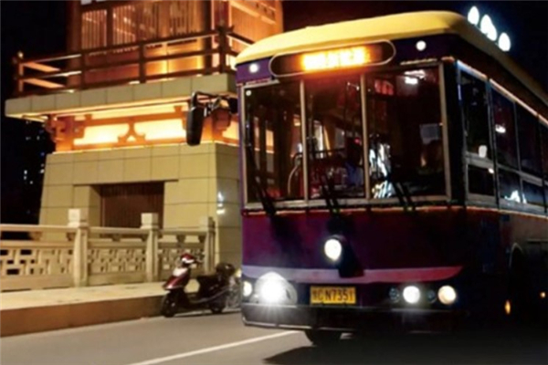 赏古都 越千年 邂逅 “洛阳造”  银隆新能源公交车